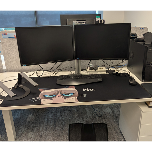 Meme mousepad deskmat Grumpy cat